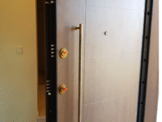  46' lock Security door 